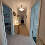 公寓 Gemuetliche Vier-zimmer-ferienwohnung 