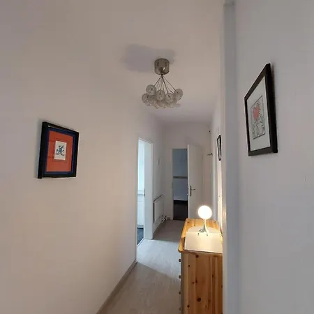 Gemuetliche Vier-zimmer-ferienwohnung 