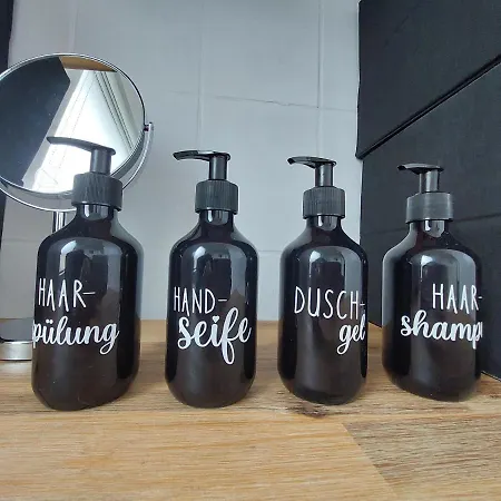 公寓 Gemuetliche Vier-zimmer-ferienwohnung 