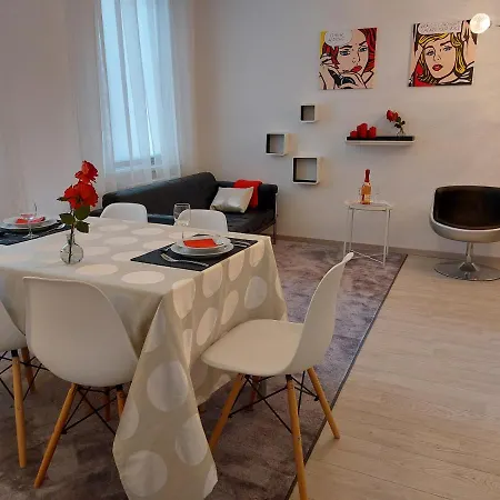 Daire Gemuetliche Vier-zimmer-ferienwohnung 