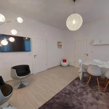Gemuetliche Vier-zimmer-ferienwohnung 
