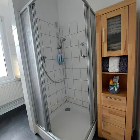 公寓 Gemuetliche Vier-zimmer-ferienwohnung 