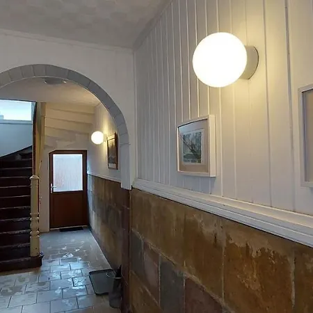 Gemuetliche Vier-zimmer-ferienwohnung 