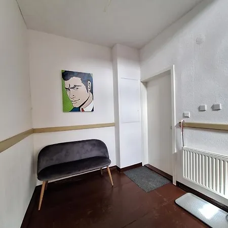 公寓 Gemuetliche Vier-zimmer-ferienwohnung 